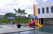 Kolam Renang 4 Terrace Hills Villa