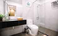 In-room Bathroom 6 A25 Hotel - 142 Bui Thi Xuan