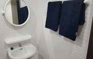 Toilet Kamar 7 Relax Lodge