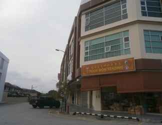 Luar Bangunan 2 FM Guesthouse