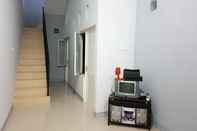 Lobby Comfort Room at Homestay SHAAKA Surabaya