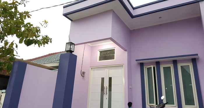 Exterior Comfort Room at Homestay SHAAKA Surabaya