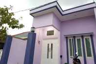 Exterior Comfort Room at Homestay SHAAKA Surabaya