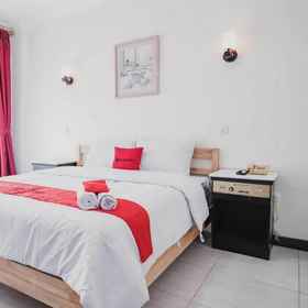 RedDoorz Plus near Pelabuhan Merak 1, Hotel Cilegon