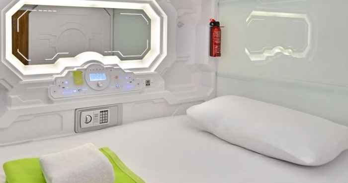 Kamar Tidur Whiz Capsule Trawas