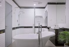In-room Bathroom 6 Horison Inn Alaska Simpang Lima Semarang