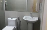 In-room Bathroom 5 Emart Hotel (Riam) S/B