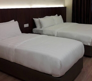 Bilik Tidur 3 Emart Hotel (Riam) S/B