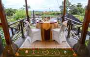 ร้านอาหาร 4 Tirta Ayu Hotel and Restaurant