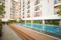 Swimming Pool Wensroom Seturan Student Castle Apartment