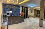 Lobby 2 Orange Hotel Surabaya