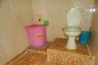 Toilet Kamar Kembang Kuning Cottages