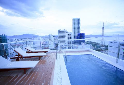 Hồ bơi Sophia Hotel Nha Trang