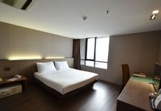 Bedroom 7 Bangkok City Hotel
