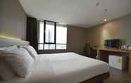 Bedroom 6 Bangkok City Hotel