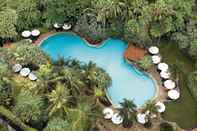 Swimming Pool Shangri-La Surabaya