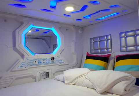 Bedroom Galaxy Pods @ Chinatown