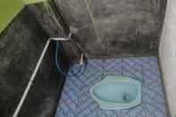 Toilet Kamar Jaya Homestay