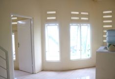 ภายนอกอาคาร 5 West Surabaya Homey Syariah