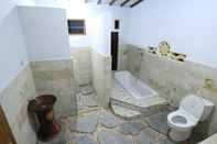 Toilet Kamar Villa Bale Seni