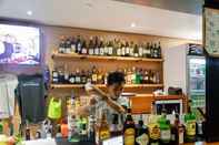 Bar, Kafe dan Lounge Meridian Adventure Marina Club & Resort Waisai