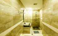 Phòng tắm bên trong 6 Kelapa View, 2 Bedroom Villa, Legian