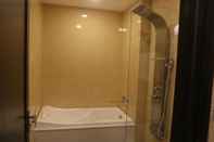 Toilet Kamar Liverpool Hotel