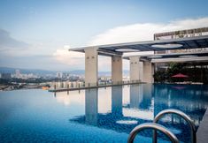 Swimming Pool 7 Widebed @ D'Majestic Place 