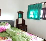 Bedroom 6 Villa Mangga Asri Batu - Three Bedroom