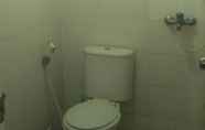 Toilet Kamar 2 Apartement The@Suite Metro By Tedi