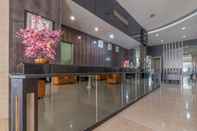 Lobby OYO 1081 Allson City Hotel Makassar