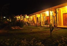 Exterior 6 Pondok Guru Bakti Cottage