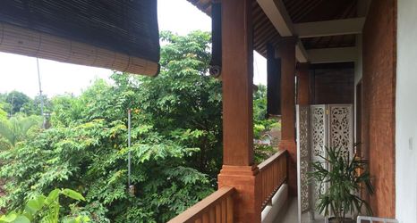 Exterior 2 Mano House