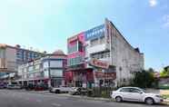 Luar Bangunan 2 SPOT ON 89796 D'noor Budget Inn