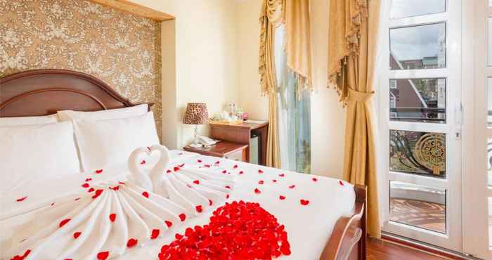 Kamar Tidur Navy Flowers Hotel Dalat