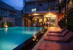 สระว่ายน้ำ 6 V20 Boutique Hotel