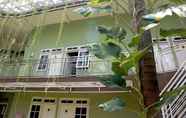 Luar Bangunan 4 Griya Shanta Guest House