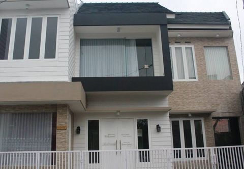 Bên ngoài Griya Shanta Guest House