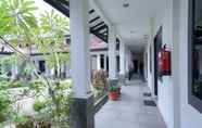 Others 3 RedDoorz @ Avros Guest House Medan