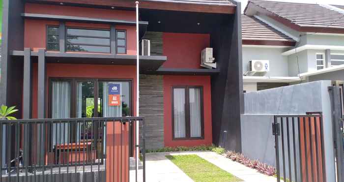 Exterior D8 Kost (Male only)
