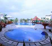 Swimming Pool 2 Hotel Grand Arkenso Parkview Simpang Lima Semarang