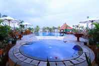 Swimming Pool Hotel Grand Arkenso Parkview Simpang Lima Semarang