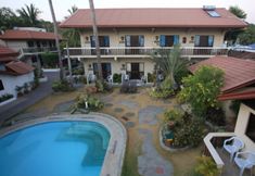Exterior 3 Coral Beach Club