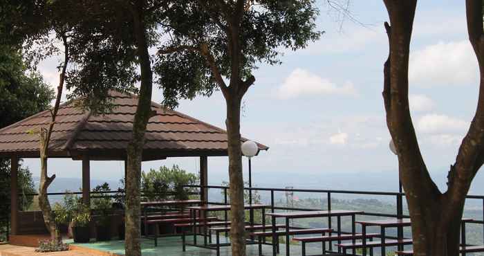 บาร์ คาเฟ่ และเลานจ์ Salak View Resort