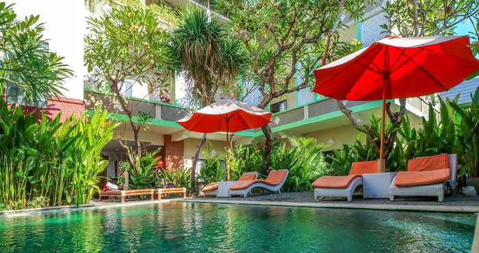 Swimming Pool OYO 1666 Grand Pudjawan Hotel Near Kuta Beach