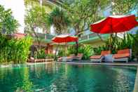 Swimming Pool OYO 1666 Grand Pudjawan Hotel Near Kuta Beach