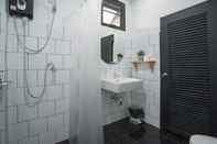 Toilet Kamar Lumluek Boutique Hotel 