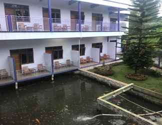 Bên ngoài 2 Hotel Tirta Arum 