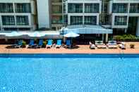 Swimming Pool Becamex Hotel New City