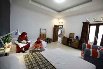 Bilik Tidur 4 Spacious Room at Limbersa Homestay & Resto